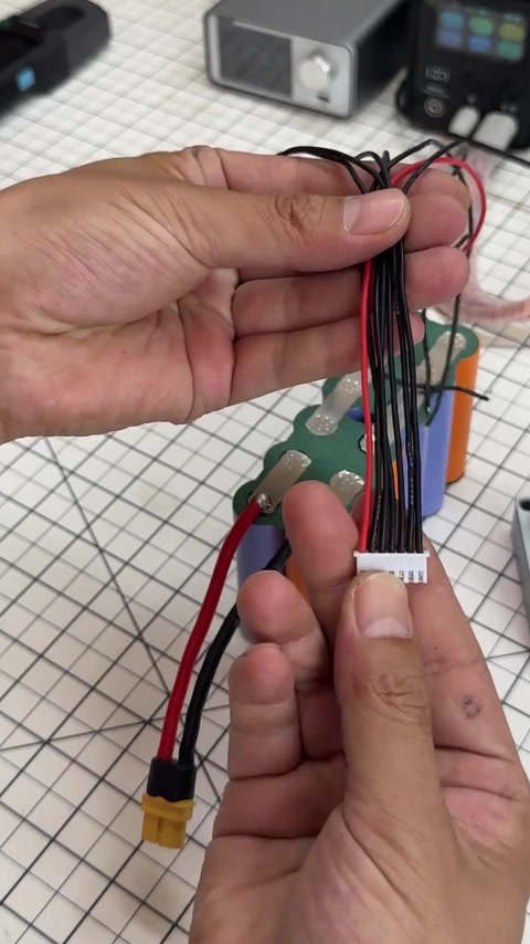 3,5V/22V · 01:05
