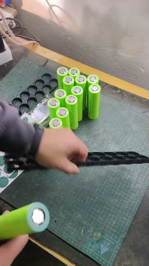 用16节32140电芯制作一块24伏锂电池