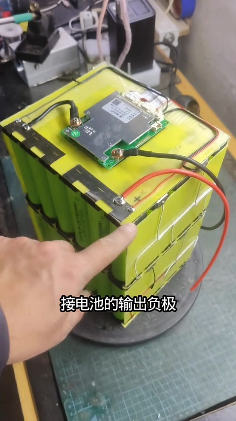 B-/P- 接线 · 03:04