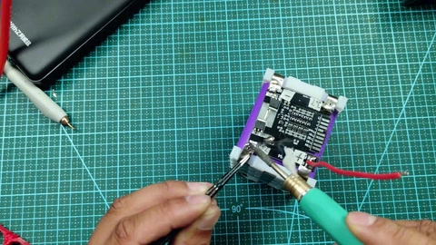 12.6V · 02:00